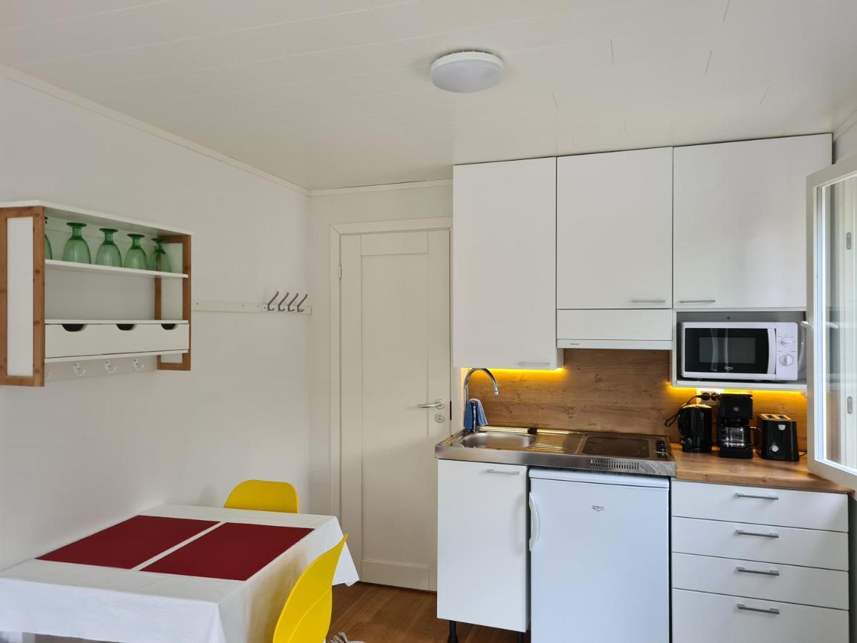Small Salmon Apartment Утсьоки Екстериор снимка