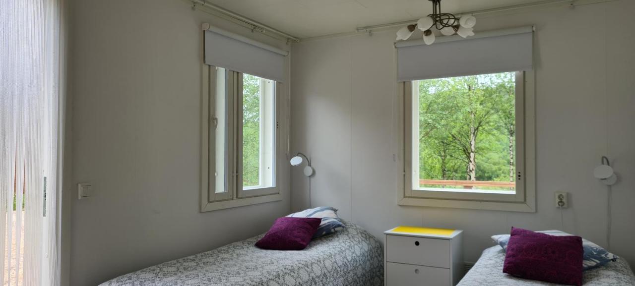 Small Salmon Apartment Утсьоки Екстериор снимка